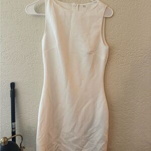 Elegant White Sleeveless Dress